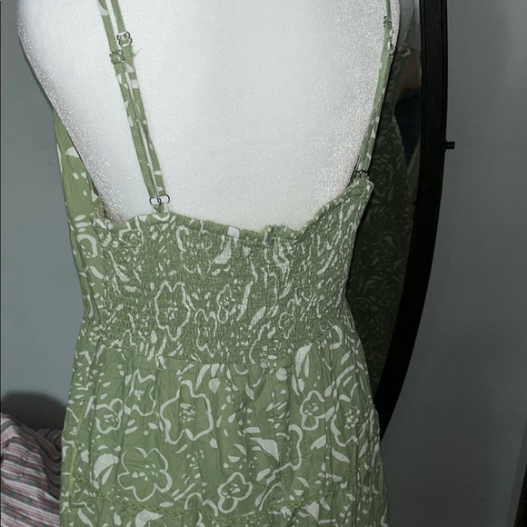 Green Spaghetti Strap Maxi Sundress for Wedding Guest - Picture 3 of 11